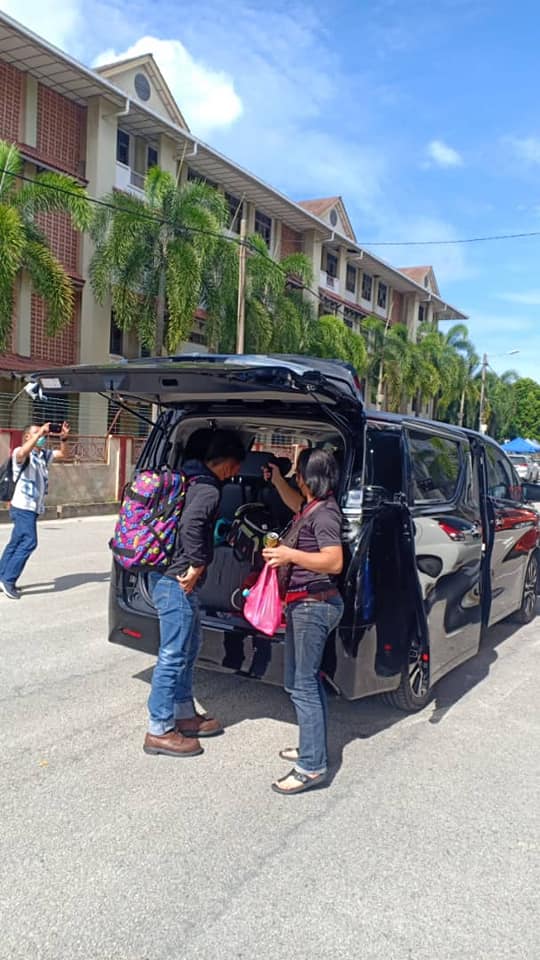 KLIA airport transfer with professional chauffeur service