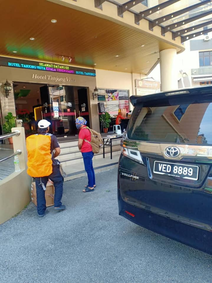 City tour and sightseeing with luxury MPV at KL landmarks