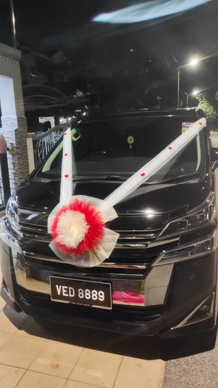 Elegant Vellfire MPV for wedding convoy and special events